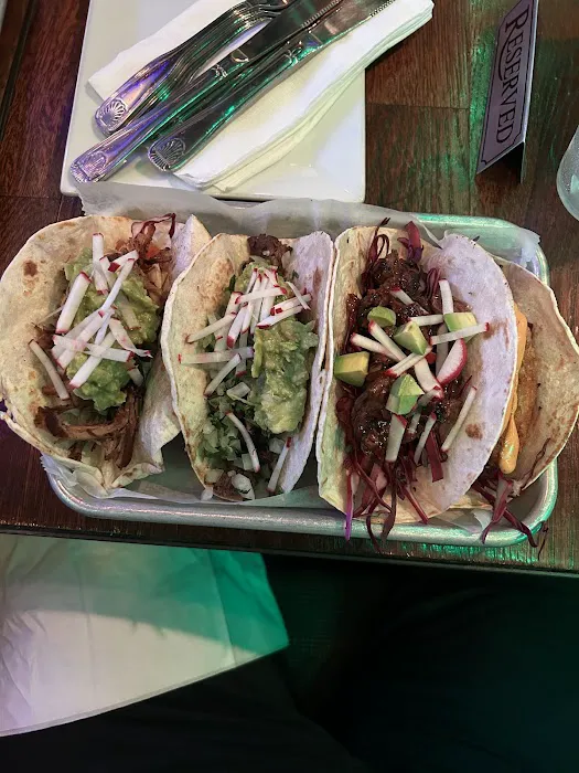 East End Bar & Grill Picture 7
