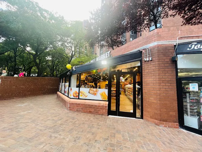 Yorkville Deli Market Picture 1