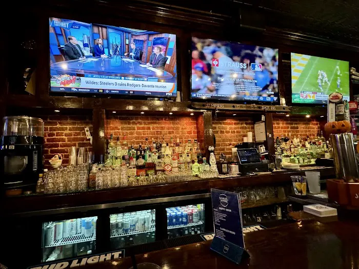 Meller’s Sports Hub and Grill Picture 7