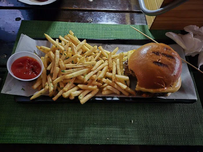 Meller’s Sports Hub and Grill Picture 2