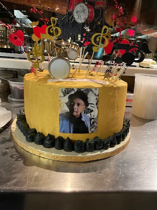 Cake + Arrow Cakes LLC Picture 3