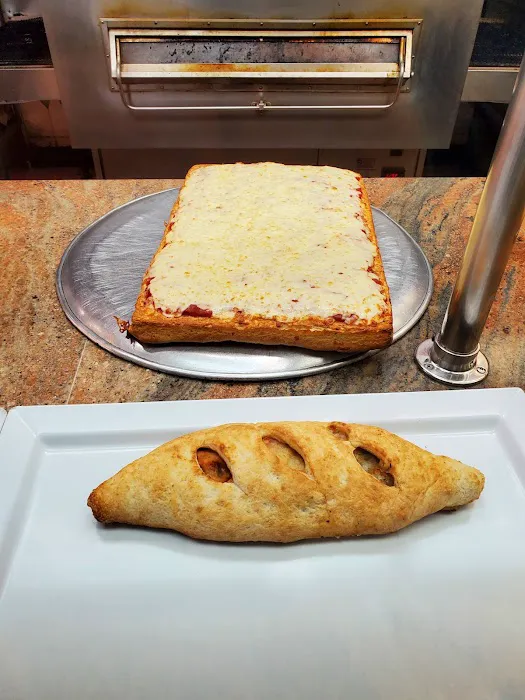 Cheesy Pizza Picture 3