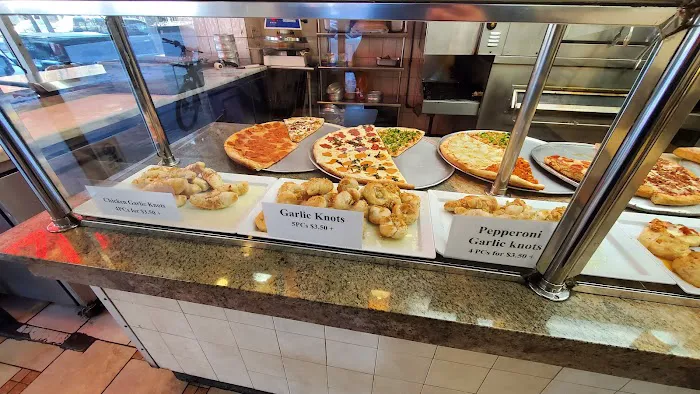 Cheesy Pizza Picture 2