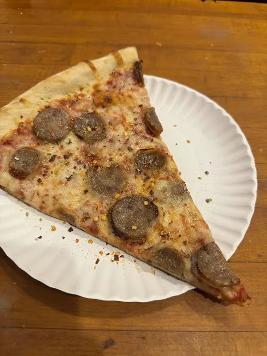 Sal and Carmine Pizza Picture 3