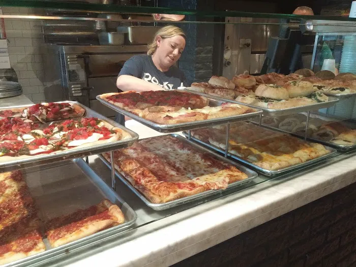Broadway Pizza Picture 4