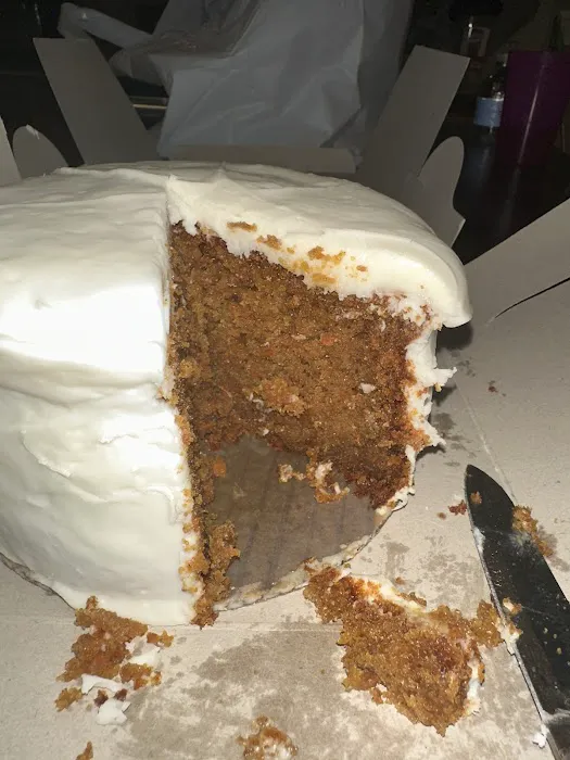 Lloyds Carrot Cake Cafe LLC Picture 4