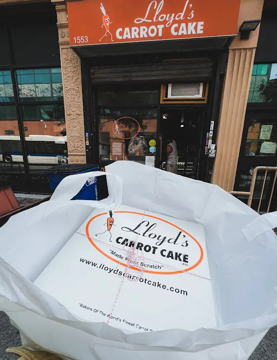 Lloyds Carrot Cake Cafe LLC Picture 3