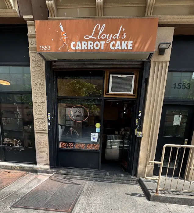 Lloyds Carrot Cake Cafe LLC Picture 1
