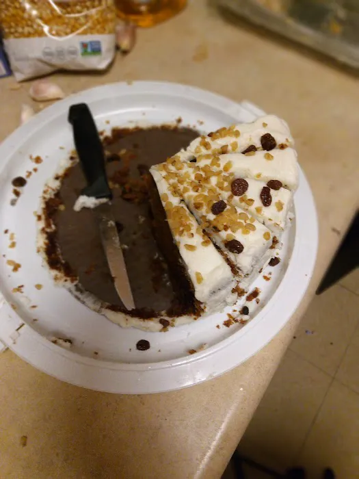 Lloyds Carrot Cake Cafe LLC Picture 2