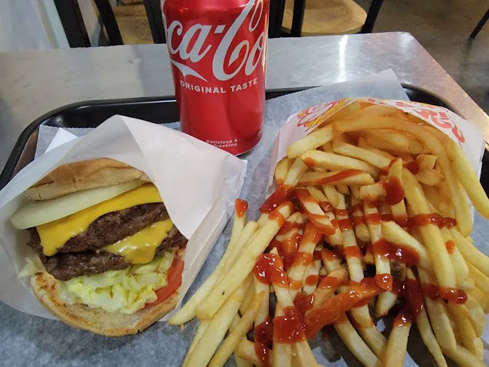 Petey's Burger Picture 9