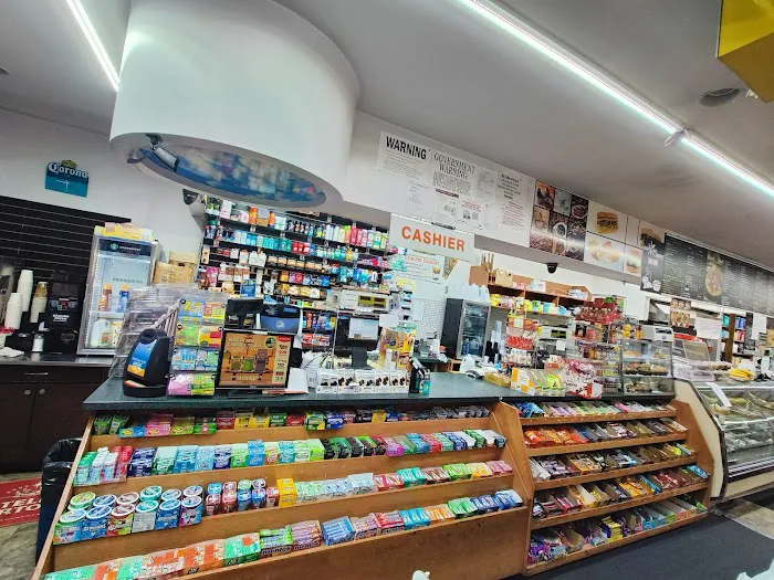 Yashi Deli & Grocery Picture 10