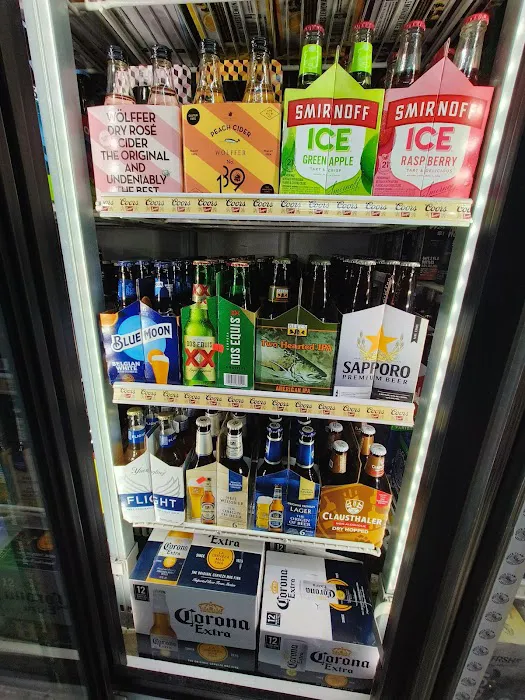 Yashi Deli & Grocery Picture 1