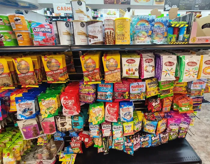 Yashi Deli & Grocery Picture 5