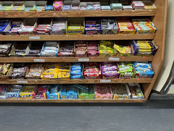 Yashi Deli & Grocery Picture 4