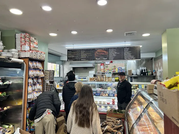 194 Manhattan Deli Picture 4