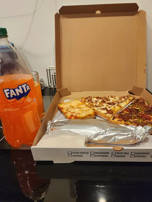 Giovanni's Pizza Picture 2