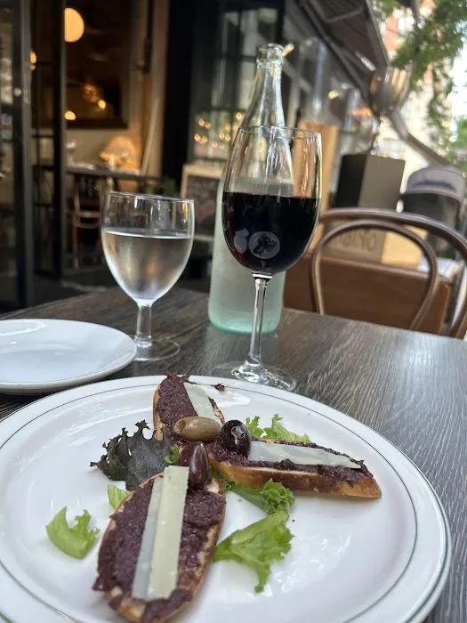 ELIS WINE BAR & RESTAURANT Picture 1