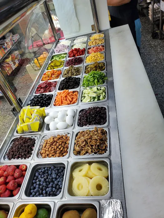 B&C Gourmet deli Picture 2