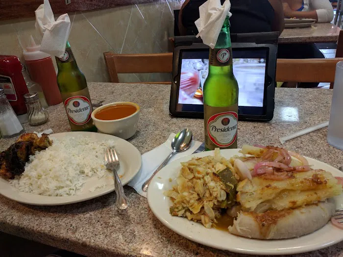 Lechonera Tropical & Grill Picture 6