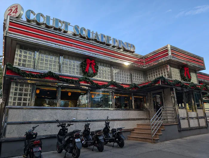 Court Square Diner Picture 6