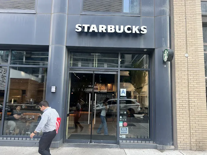 Starbucks Picture 9