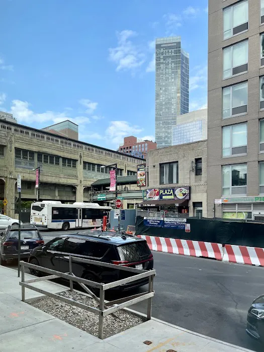 Plaza Market Picture 8