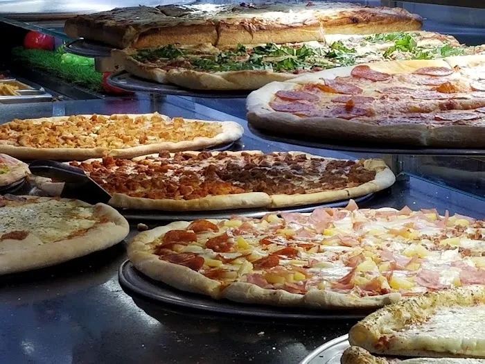 Lucky Pizzeria & Cafe Inc Picture 4