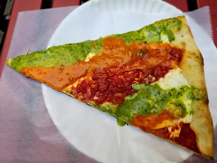 sLICe LIC Pizzeria Picture 9