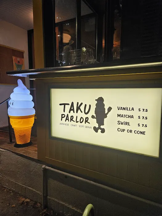Taku Parlor Picture 9
