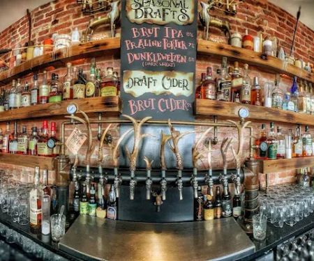 THE HUNTRESS whiskey, wings n’ other things