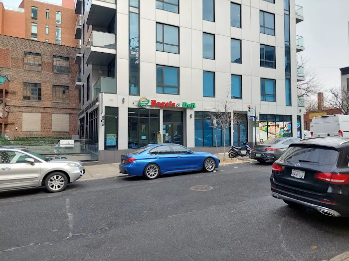 LIC Bagels & Deli Picture 3