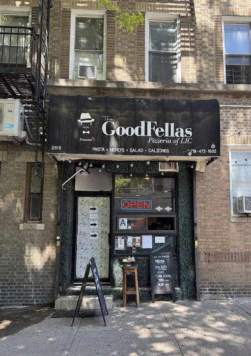 GoodFellas Pizzeria of L.I.C. Picture 3