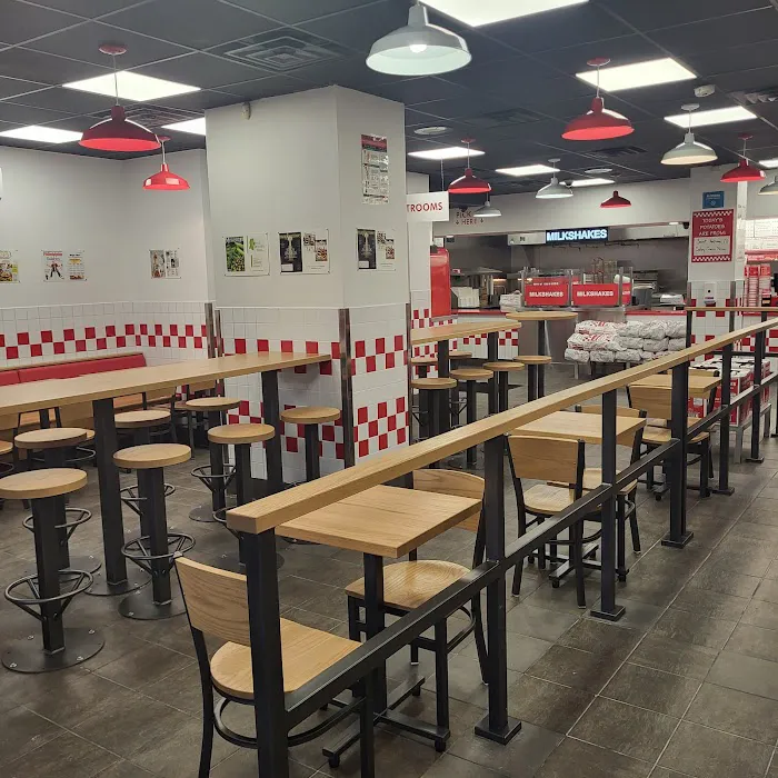 Five Guys Picture 4