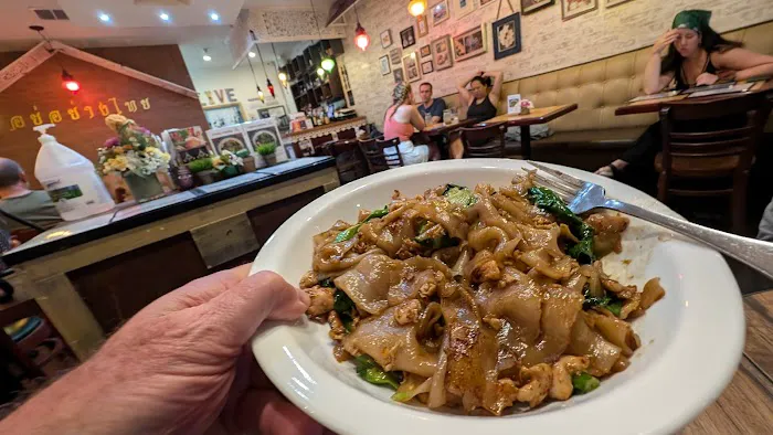 Living Thai Cuisine Picture 3