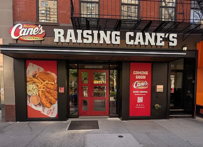 Raising Cane's Chicken Fingers Picture 1