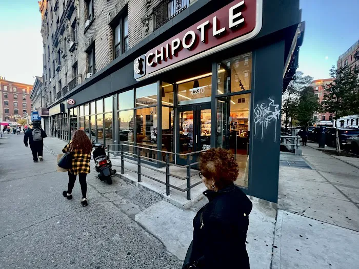 Chipotle Mexican Grill Picture 4