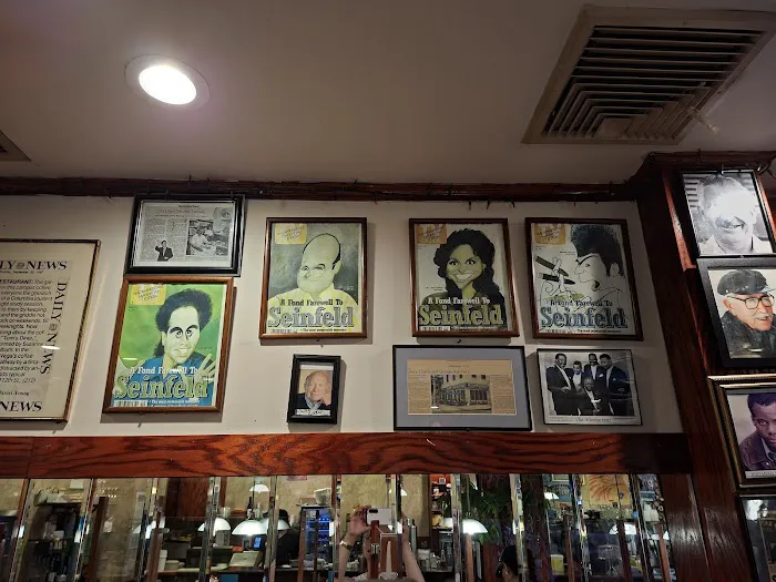 Tom's Restaurant Picture 2