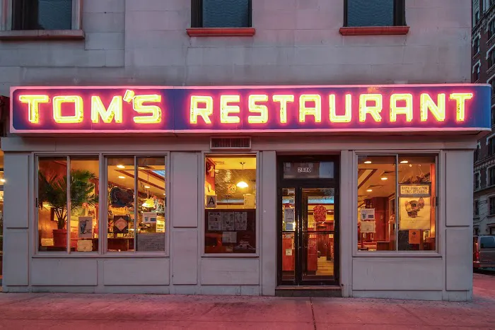 Tom's Restaurant Picture 5