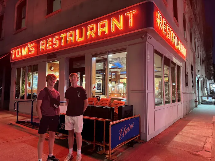 Tom's Restaurant Picture 3