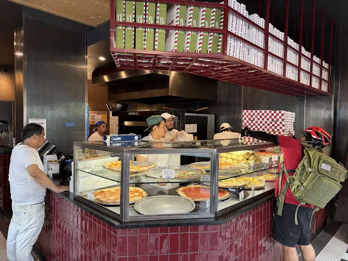 Upside Pizza Picture 6