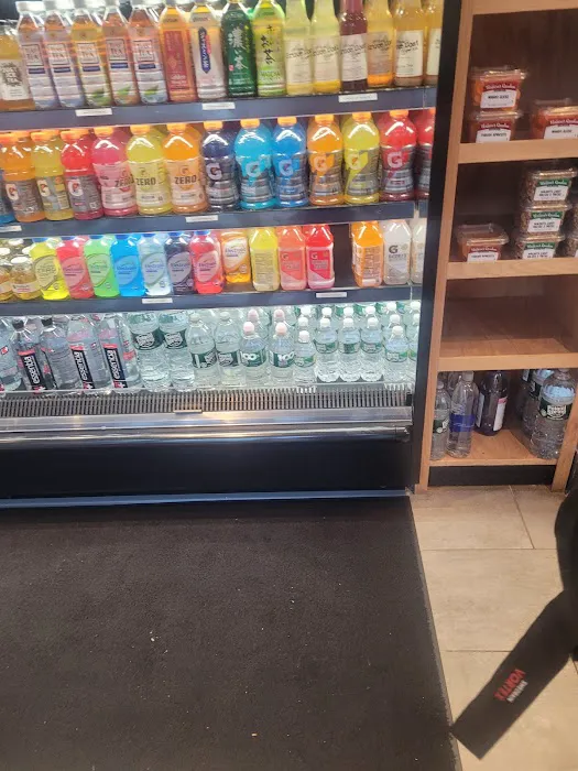Mom's Food Market Picture 1
