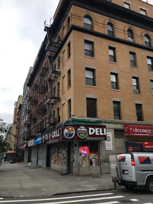 Fred’s Munchies Deli & Grill Picture 3