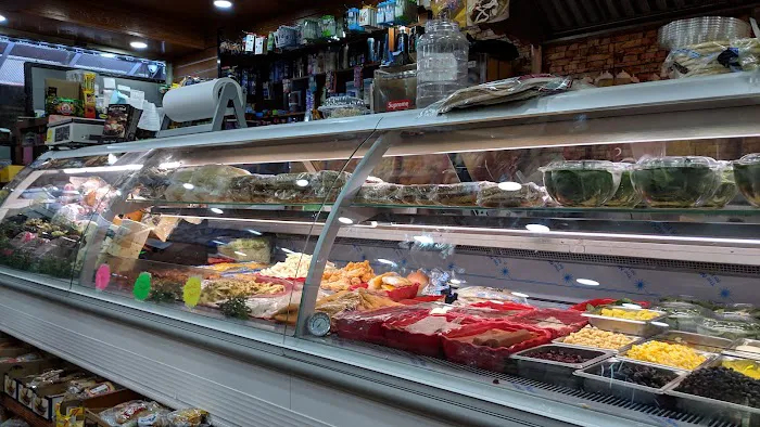 Ralph & Nash Deli Market Picture 5