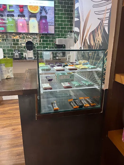 Luxury Greens Juice Bar Picture 8