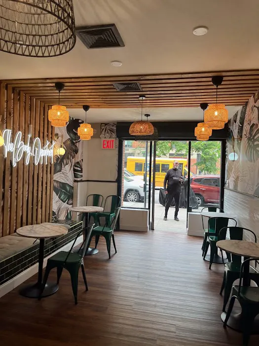 Luxury Greens Juice Bar Picture 2