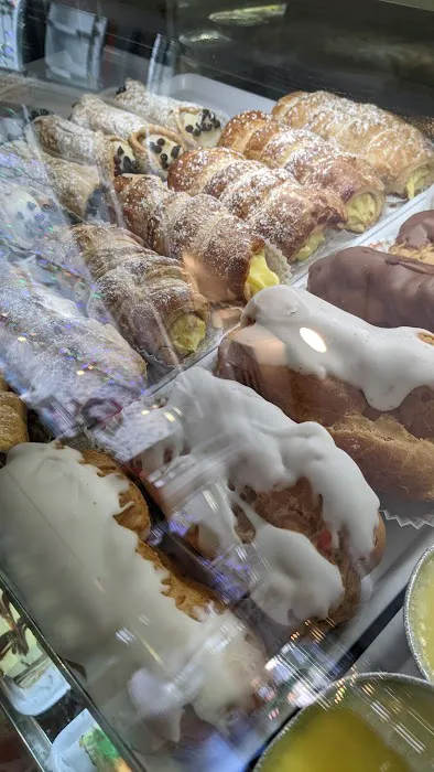 Brother’s Bakery Cafe Picture 8