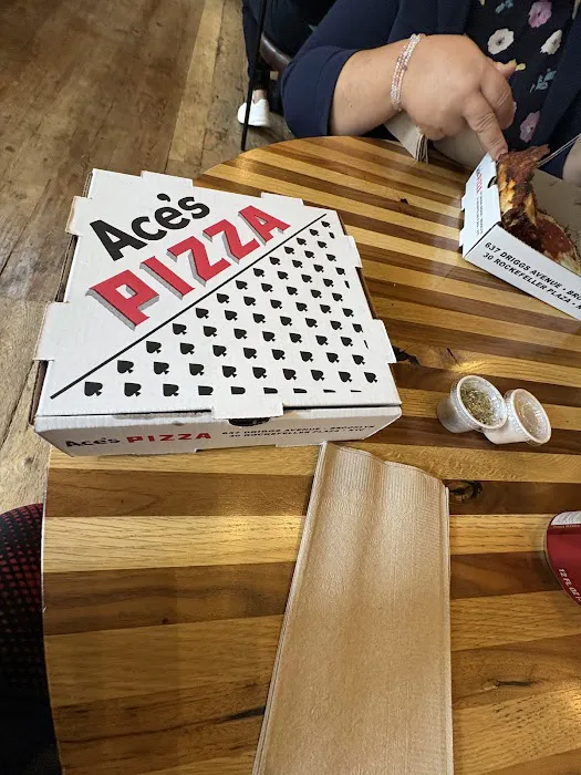Ace's Pizza LIC Picture 10