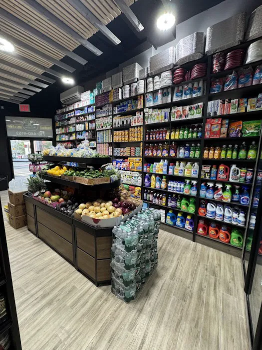 Golden Delicious Deli & Grocery Picture 2