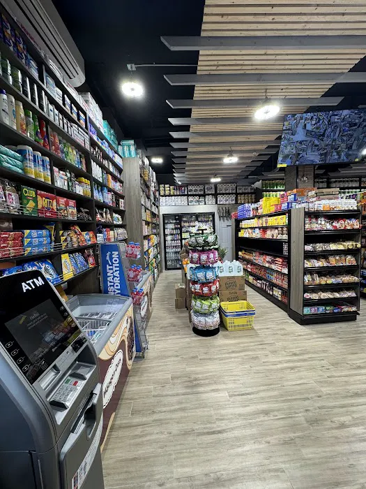 Golden Delicious Deli & Grocery Picture 1