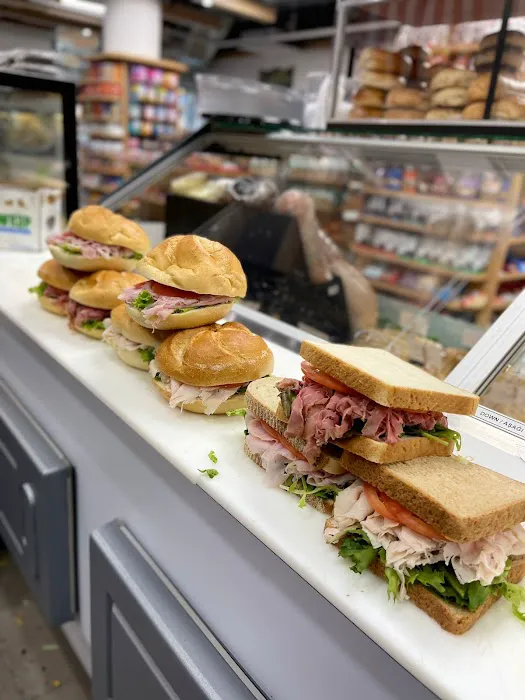 Apple Gourmet Deli LIC Picture 8